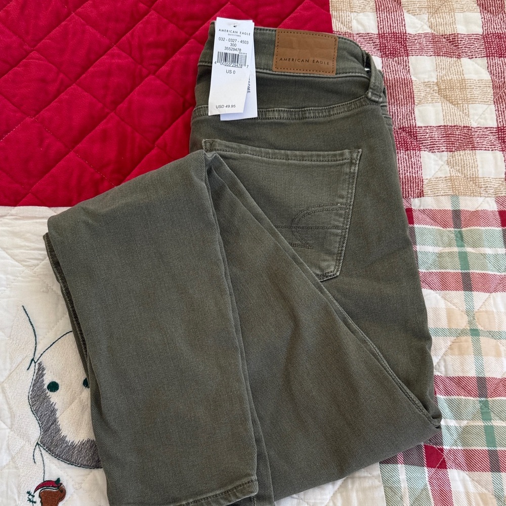 American Eagle Outfitters Women's Khaki Straight Leg Jeans
